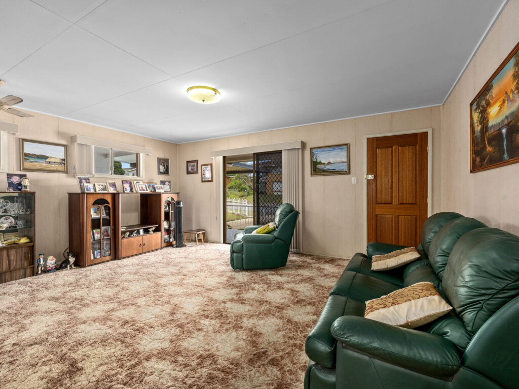 15 Loveanius Street, Silkstone, QLD 4304