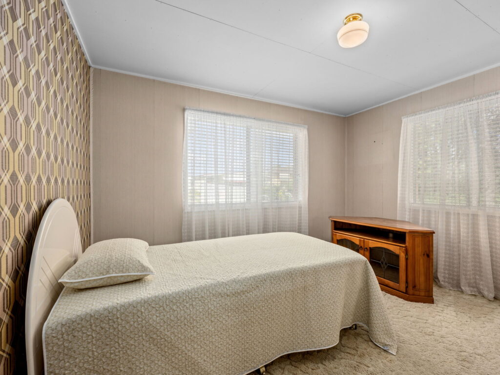 15 Loveanius Street, Silkstone, QLD 4304