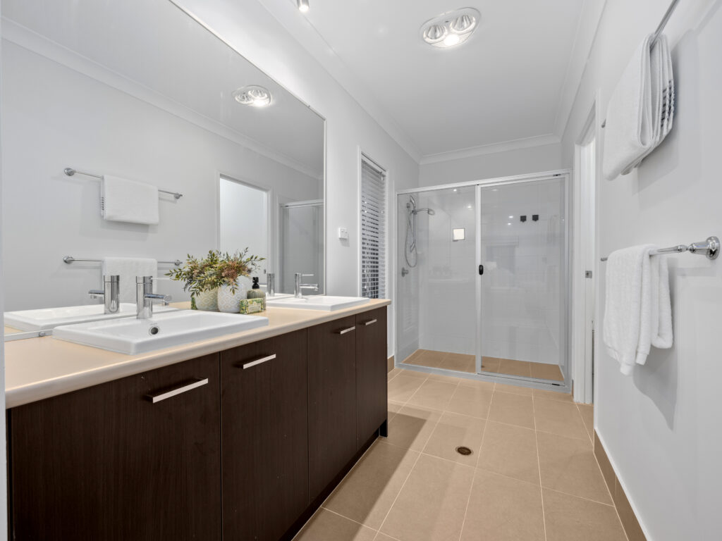 118 Santa Monica Drive, Augustine Heights, QLD 4300