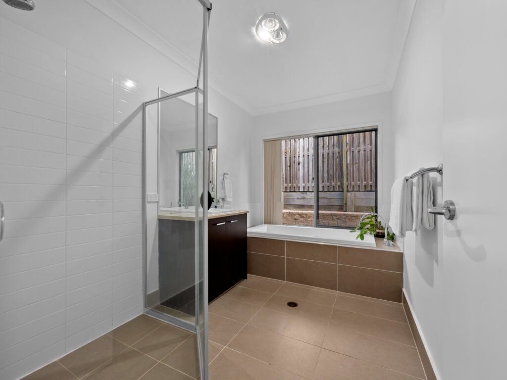118 Santa Monica Drive, Augustine Heights, QLD 4300