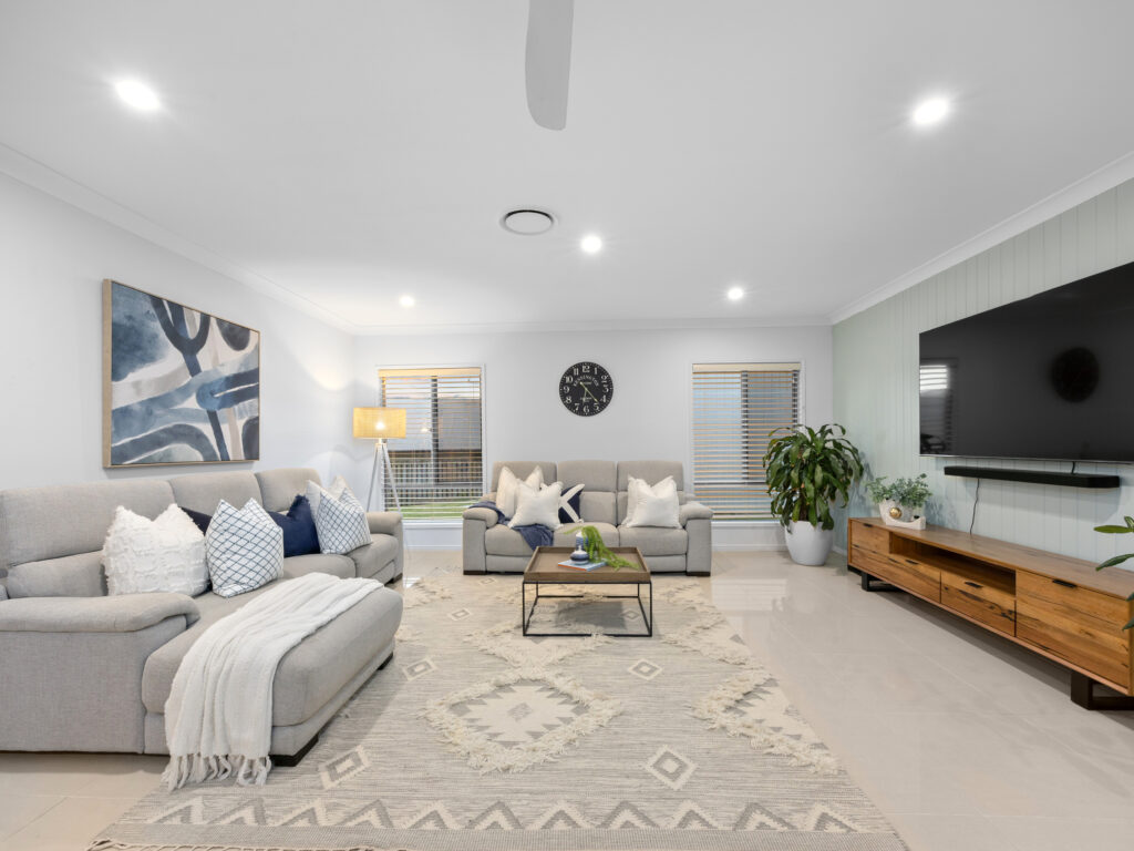 118 Santa Monica Drive, Augustine Heights, QLD 4300