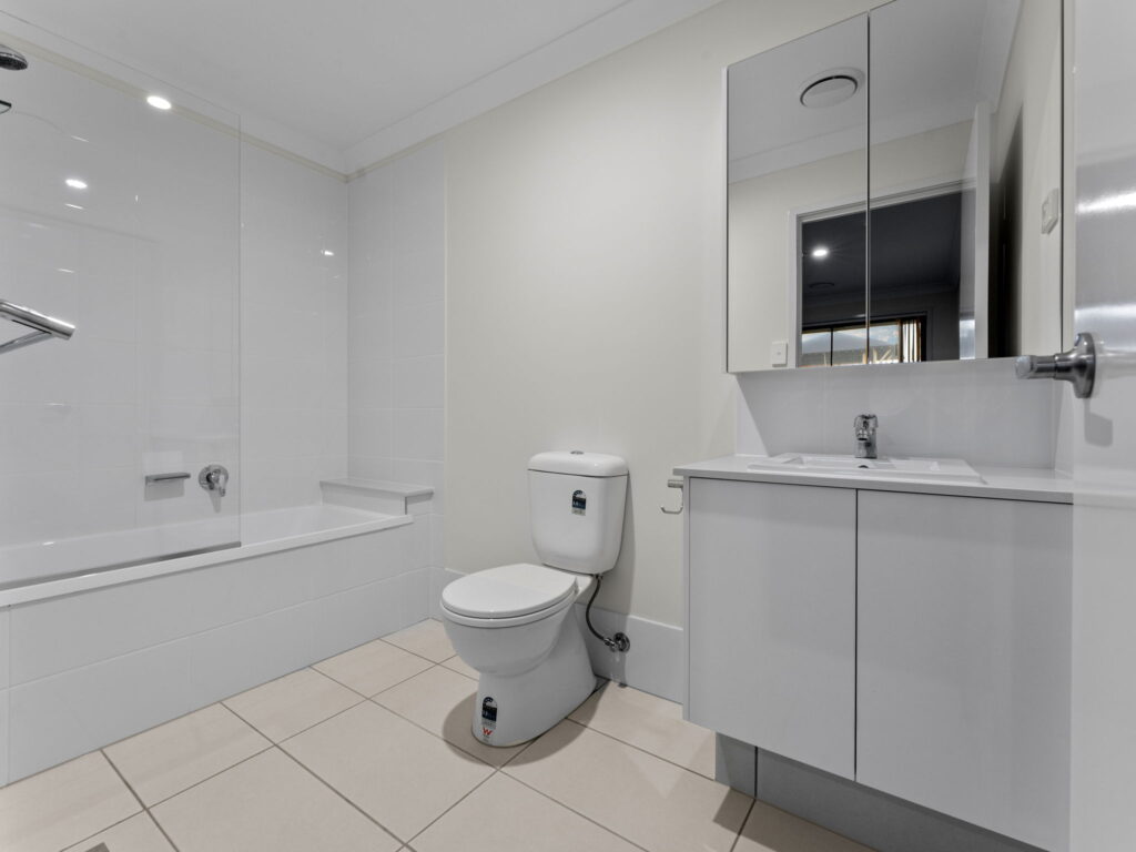18/17 Springfield Lakes Boulevard, Springfield Lakes, QLD 4300
