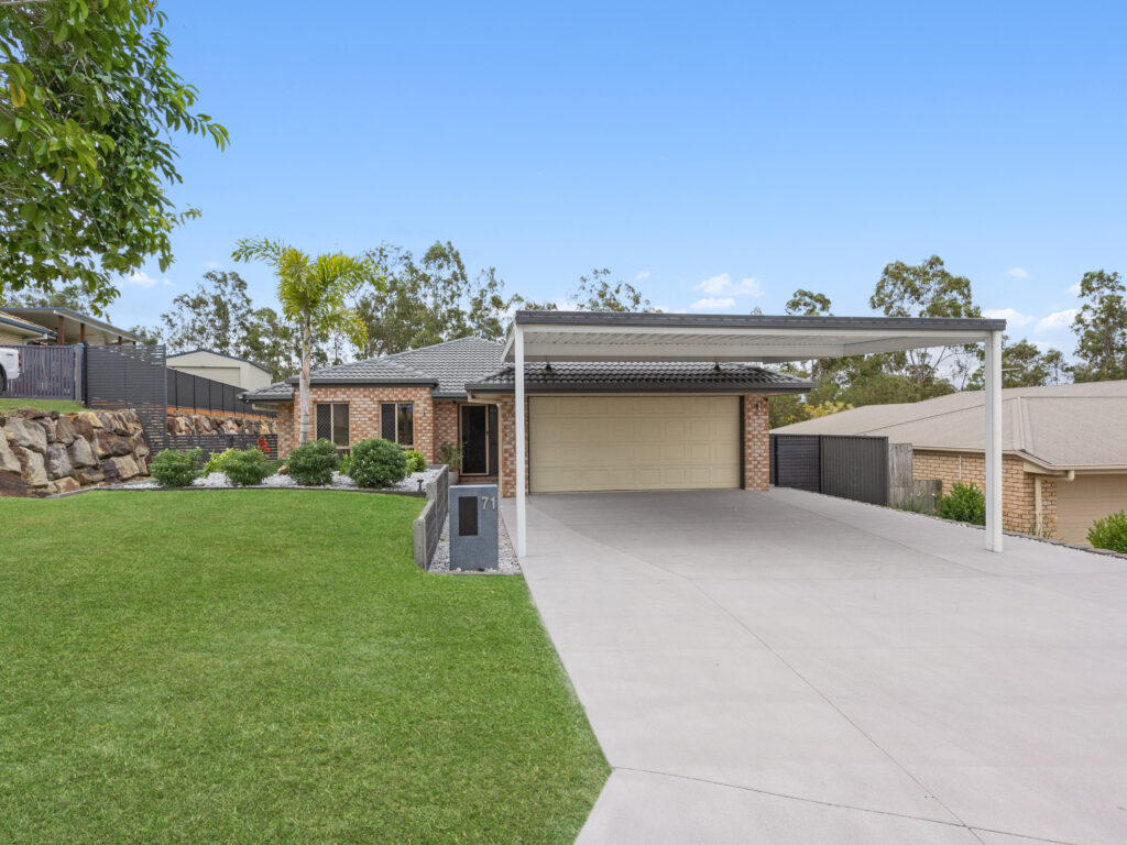 71 Lakeview Drive, Deebing Heights, QLD 4306