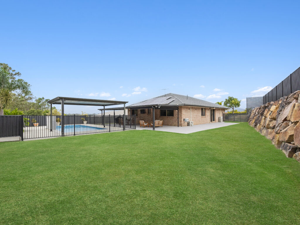 71 Lakeview Drive, Deebing Heights, QLD 4306