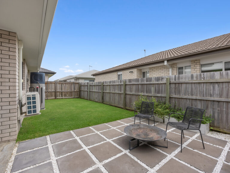 6 Bassin Street, Pallara QLD 4110
