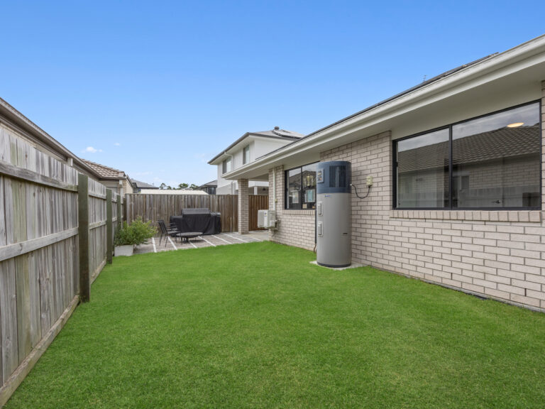 6 Bassin Street, Pallara QLD 4110