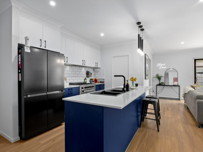 6 Bassin Street, Pallara QLD 4110