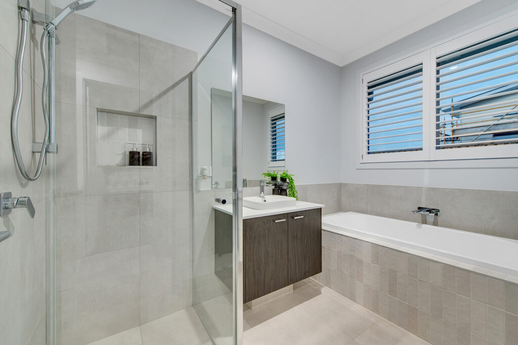16 Peterson Way, White Rock, QLD 4306