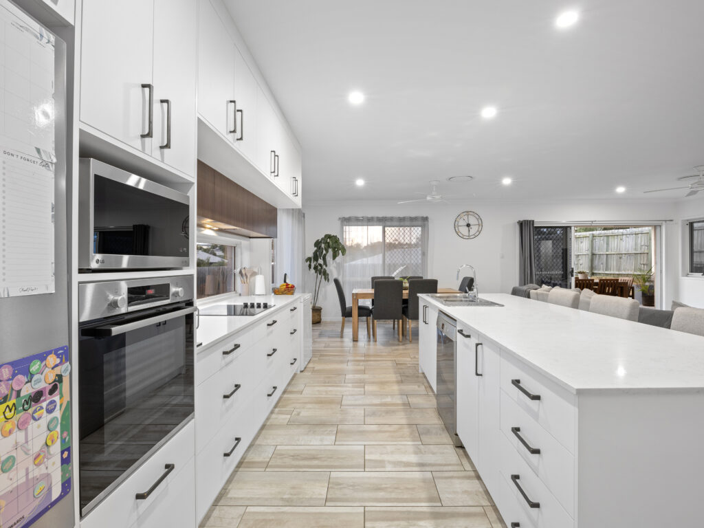 14 Kambu Close, Karalee, QLD 4306