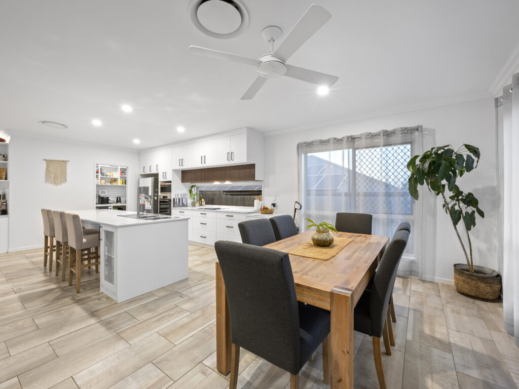 14 Kambu Close, Karalee, QLD 4306