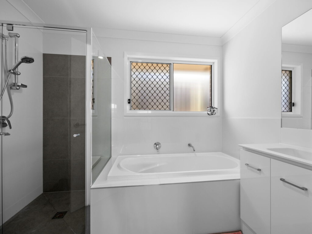 22 Loggers Court, White Rock, QLD 4306