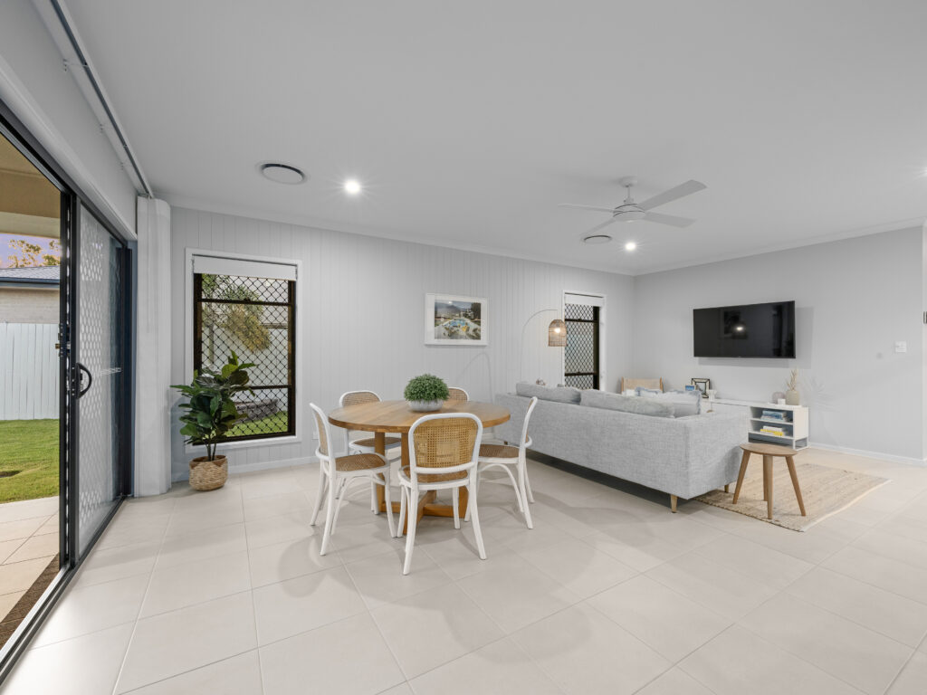 12 Carraba Street, Deebing Heights, QLD 4306