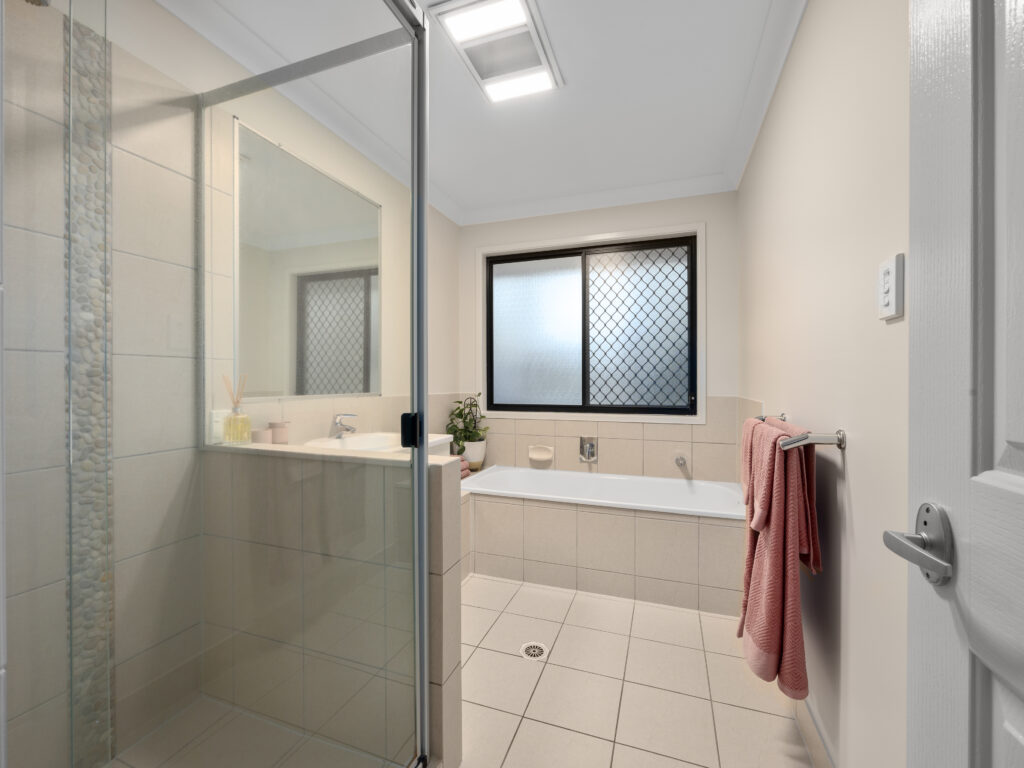 5 Conlan Court, Augustine Heights, QLD 4300