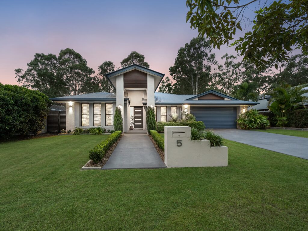 5 Conlan Court, Augustine Heights, QLD 4300