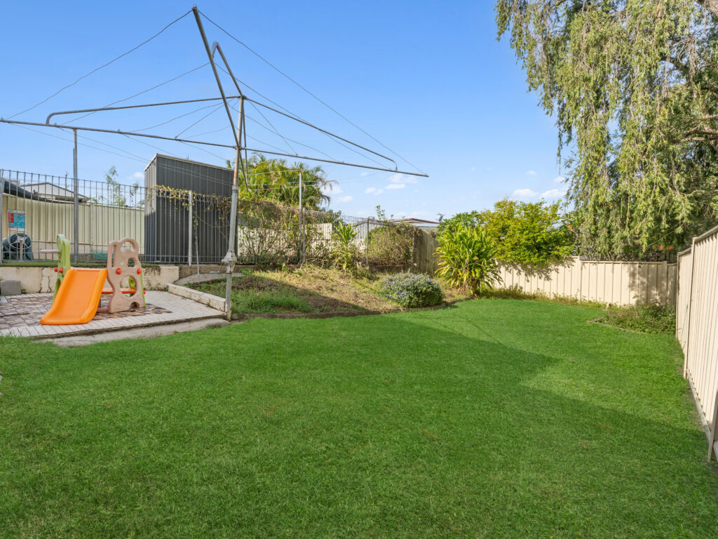 11 Fitzgerald Street, North Ipswich, QLD 4305