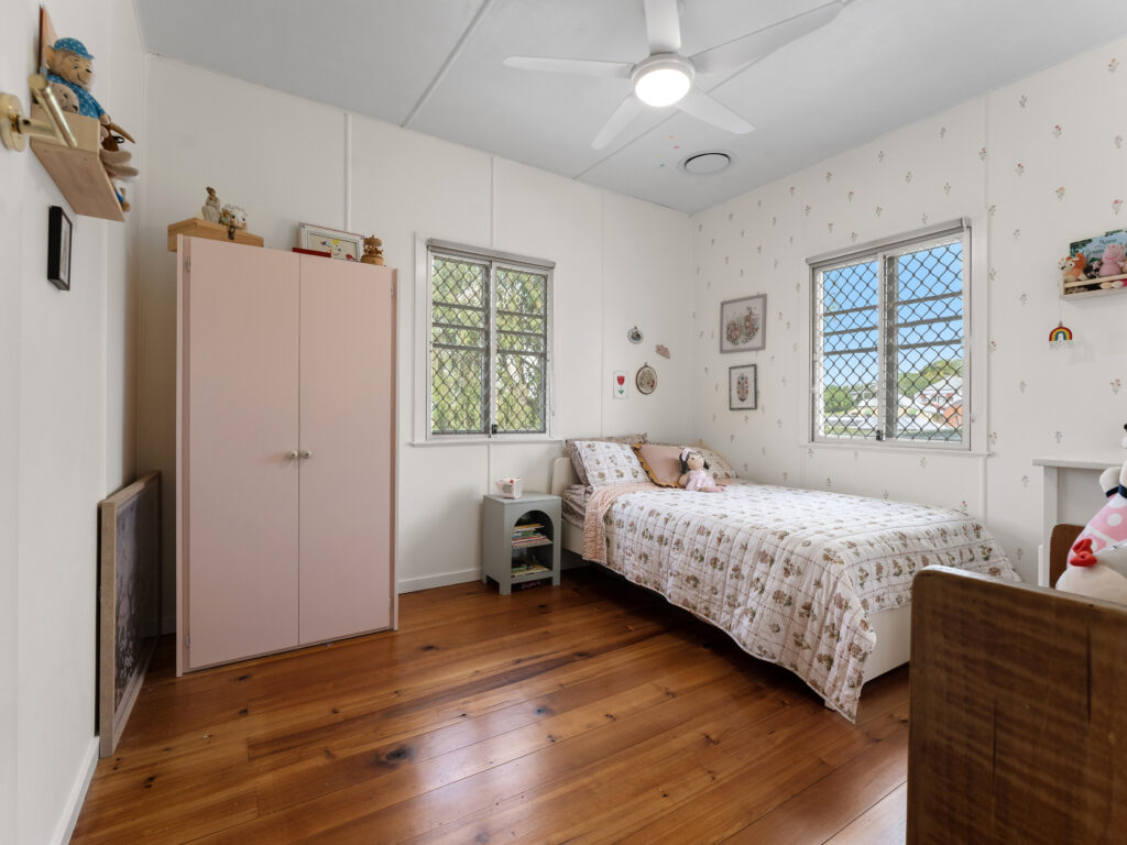 11 Fitzgerald Street, North Ipswich, QLD 4305