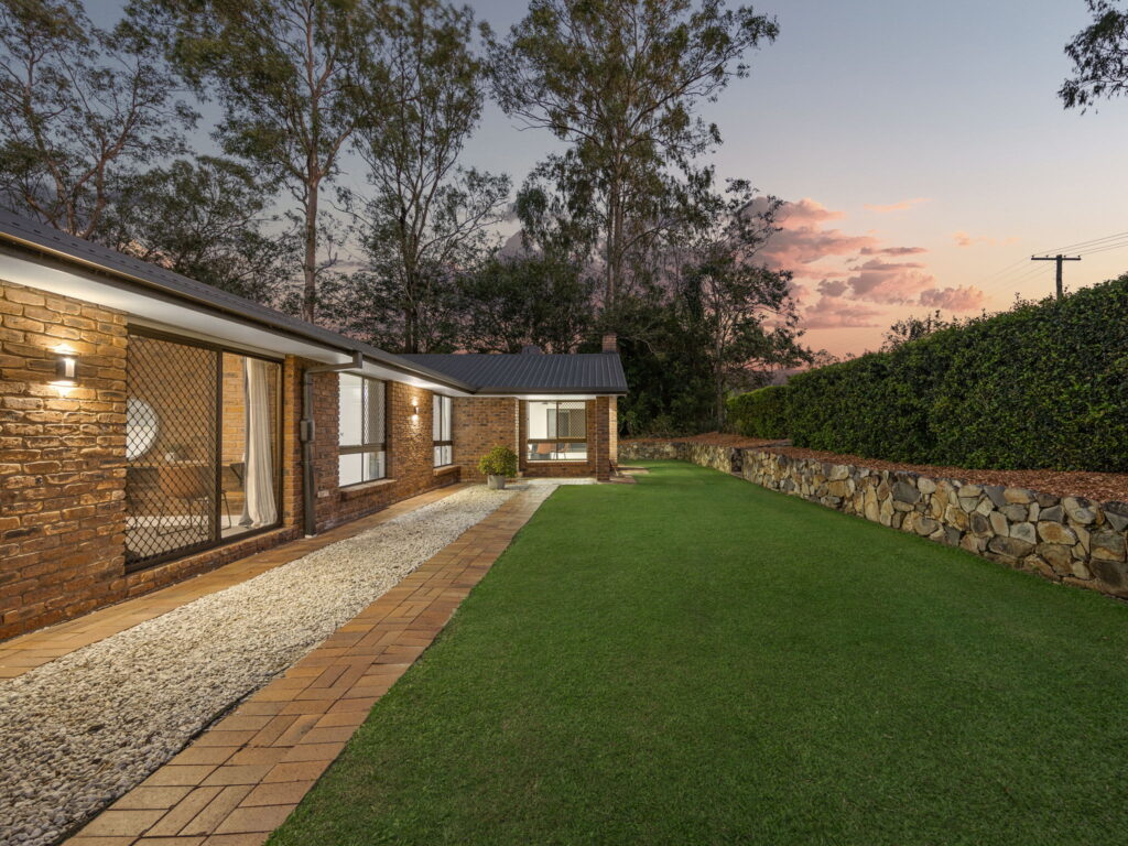 15 Joanne Street, Karalee, QLD 4306