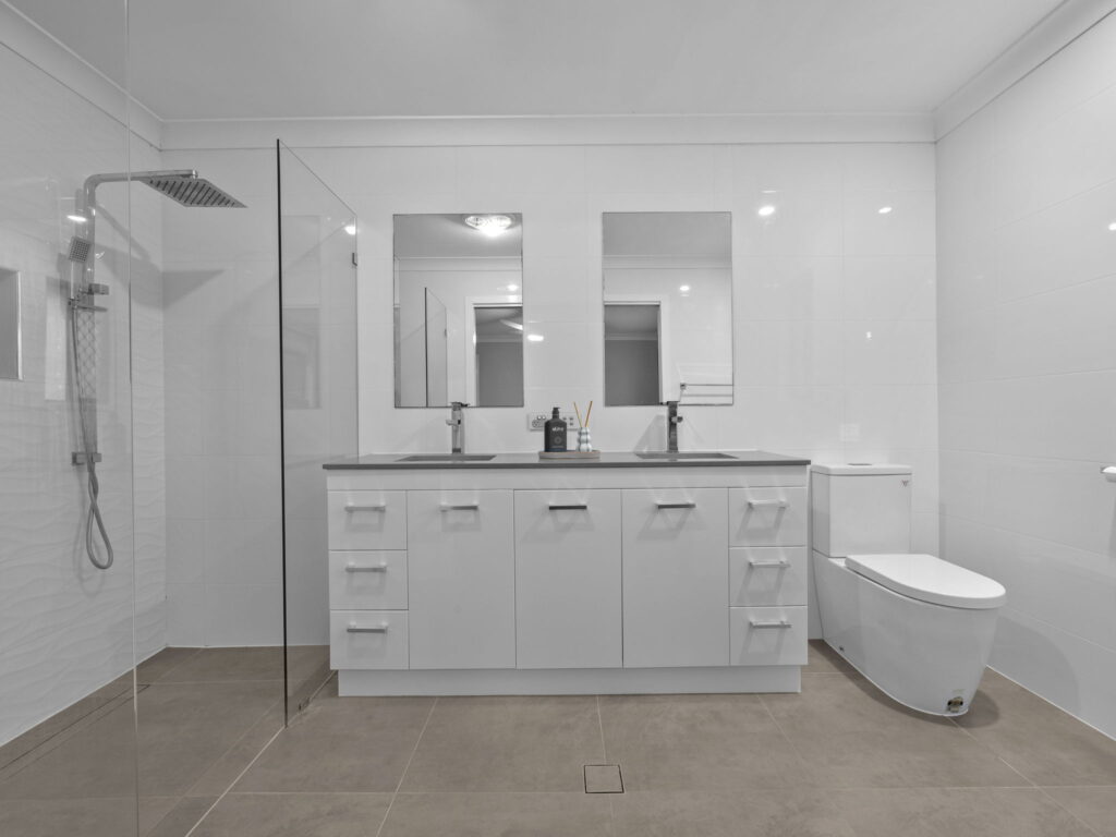 15 Joanne Street, Karalee, QLD 4306