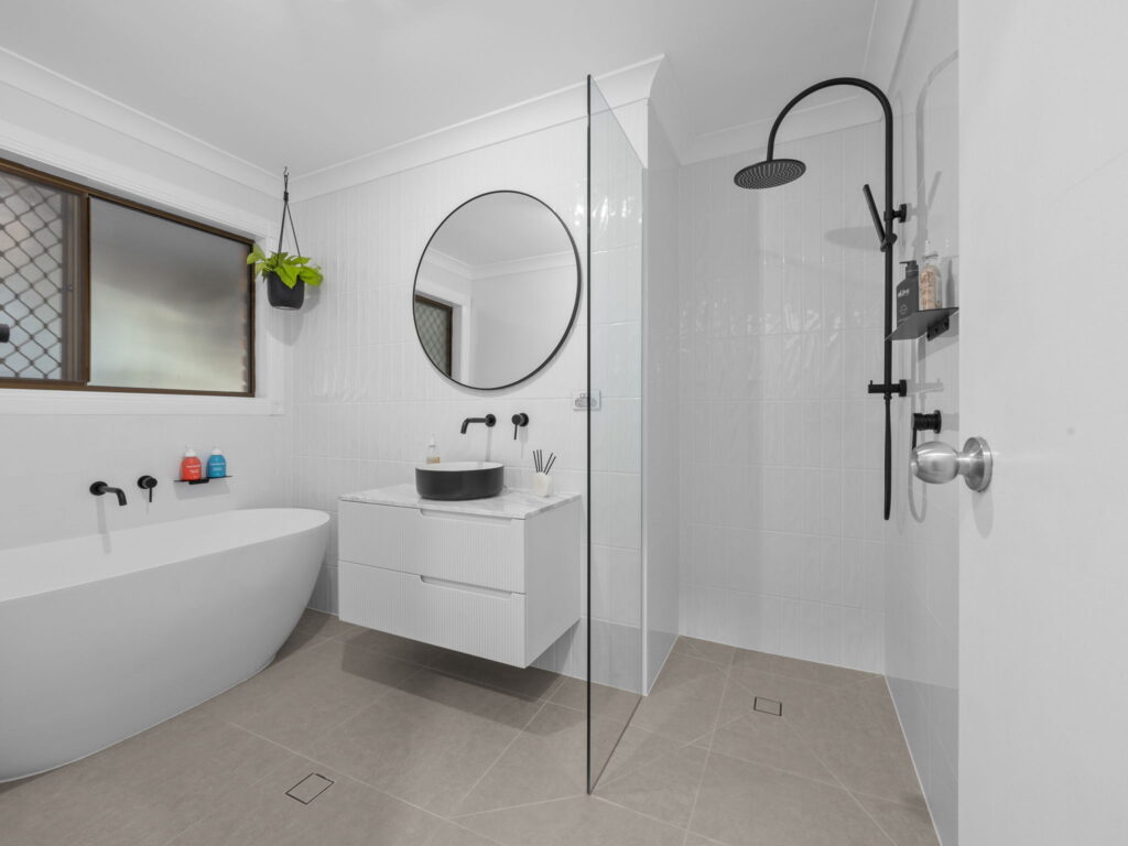 15 Joanne Street, Karalee, QLD 4306