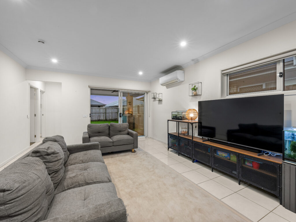134 Joy Chambers Circuit, Ripley, QLD 4306