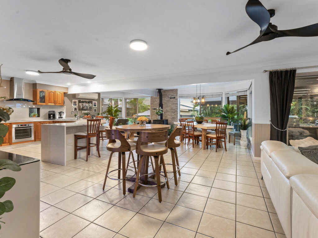 16 Burnside Place, Forest Lake, QLD 4078