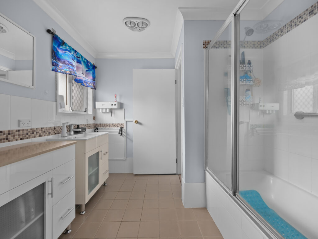 41 Jonquil Circuit, Flinders View, QLD 4305