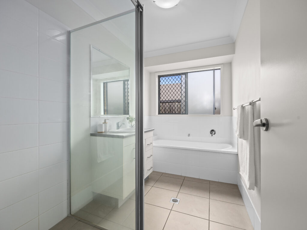 16 Magpie Crescent, Redbank Plains, QLD 4301