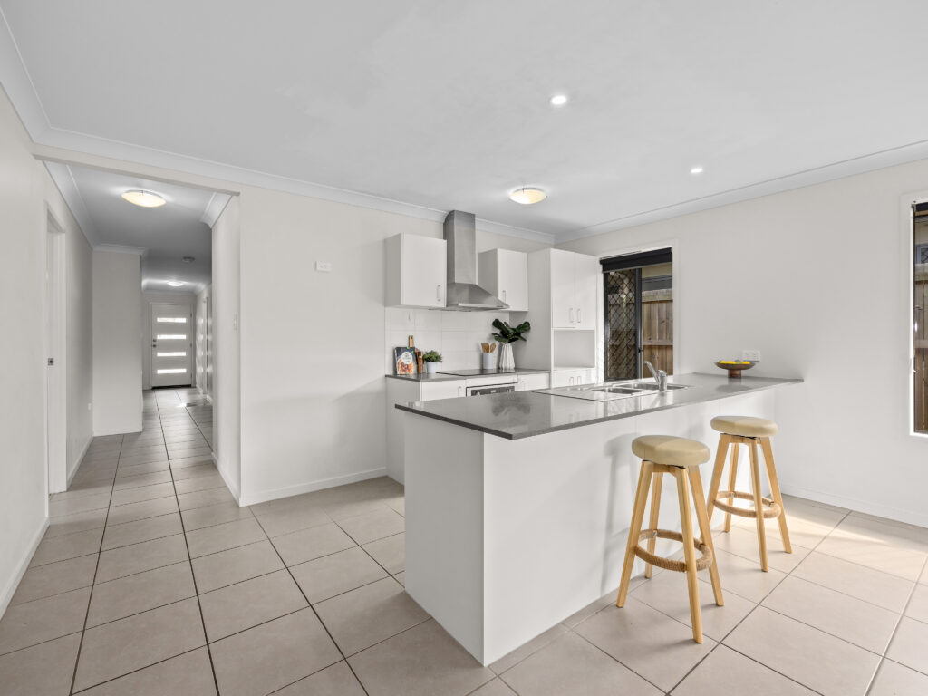 16 Magpie Crescent, Redbank Plains, QLD 4301