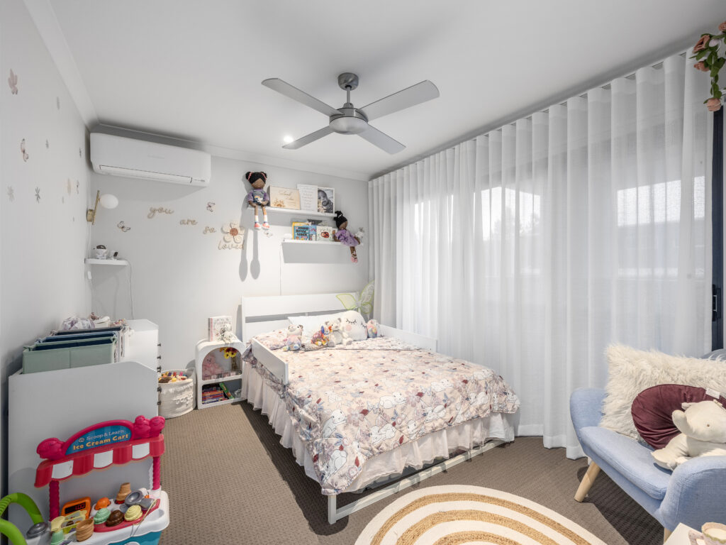 32 Dubai Circuit, Spring Mountain, QLD 4300