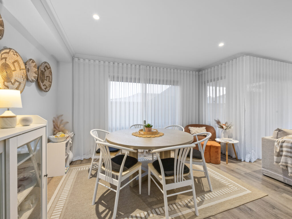 32 Dubai Circuit, Spring Mountain, QLD 4300