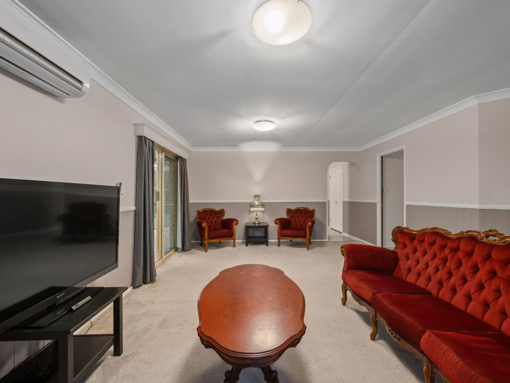 26 Lorrikeet Street, Bundamba, QLD 4304