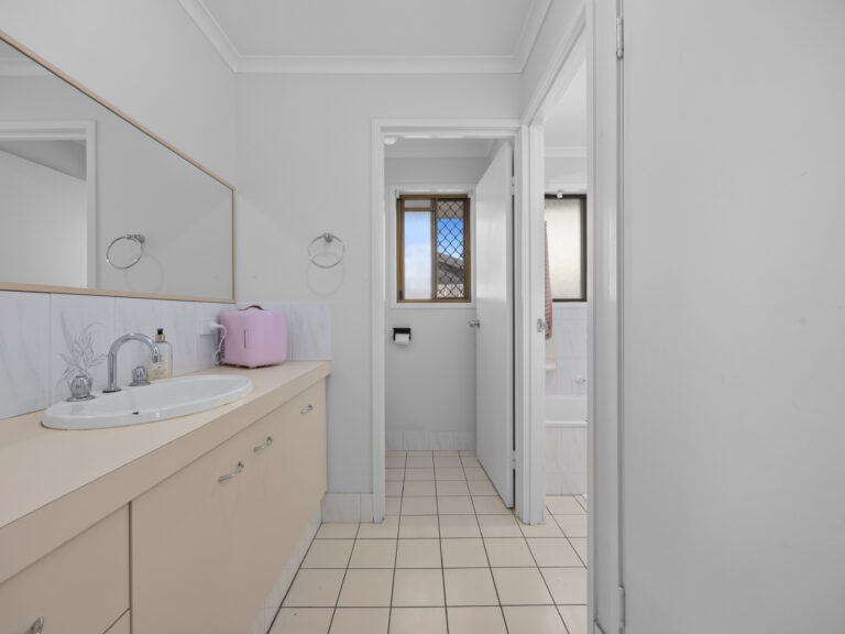 234 Henty Drive, Redbank Plains, QLD 4301
