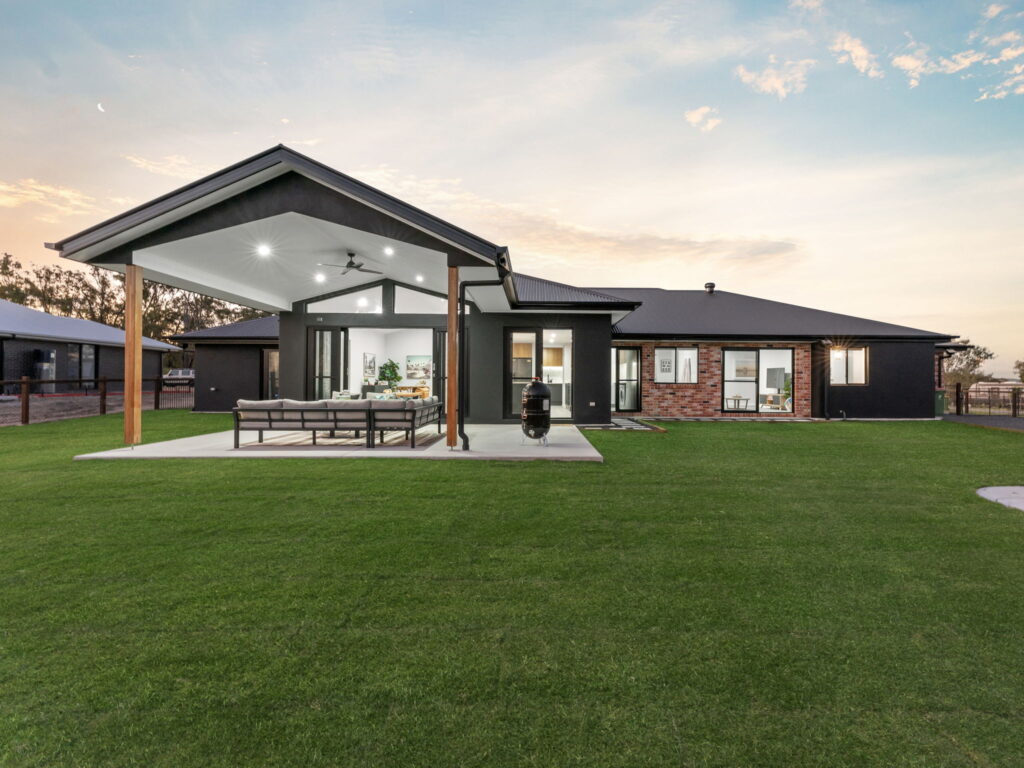 20 Elanora Crescent, Kensington Grove, QLD 4341