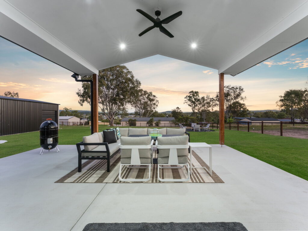 20 Elanora Crescent, Kensington Grove, QLD 4341