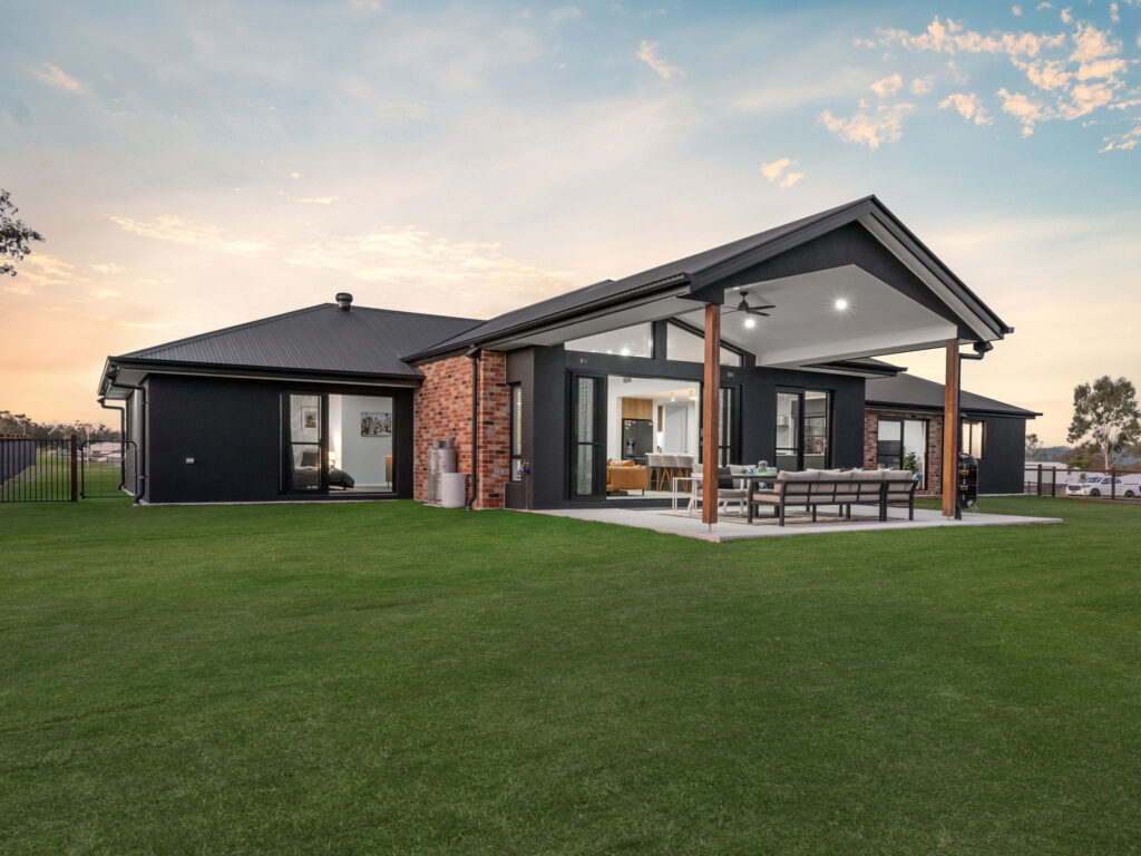 20 Elanora Crescent, Kensington Grove, QLD 4341