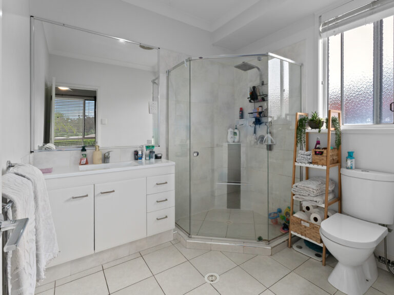 32 Eric Drive, Blackstone, QLD 4304
