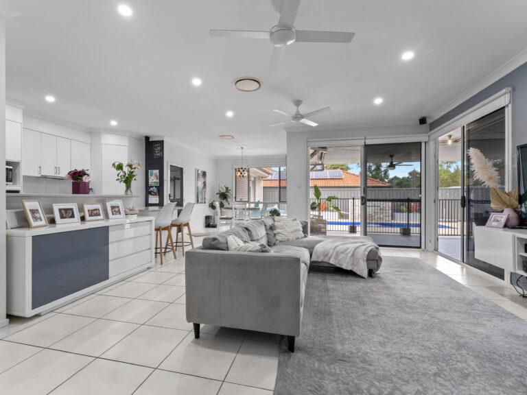 32 Eric Drive, Blackstone, QLD 4304