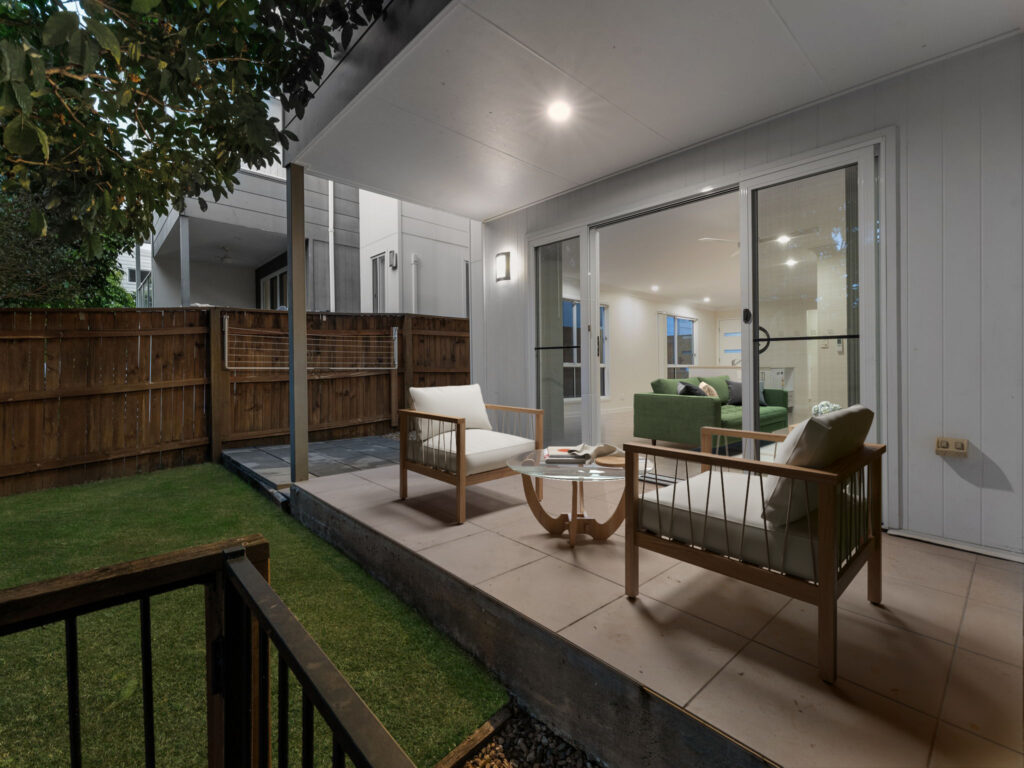 2/2 Lakes Entrance Drive, Springfield Lakes, QLD 4300