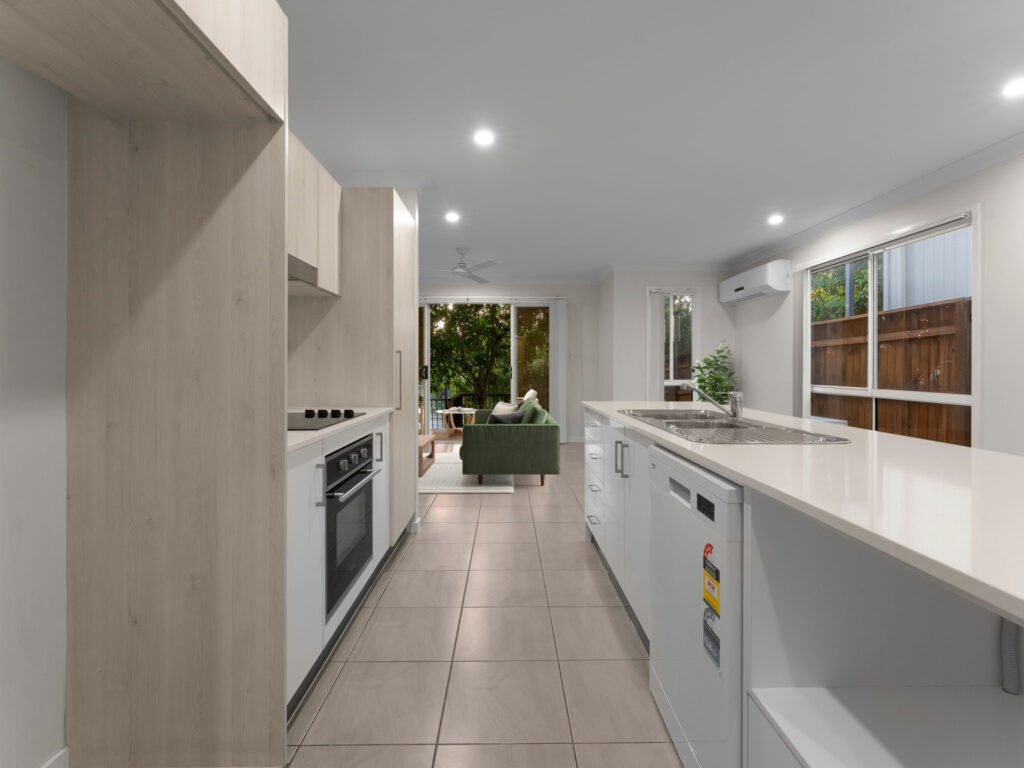 2/2 Lakes Entrance Drive, Springfield Lakes, QLD 4300