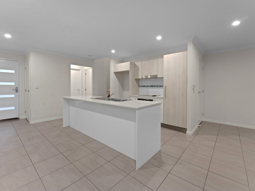 2/2 Lakes Entrance Drive, Springfield Lakes, QLD 4300