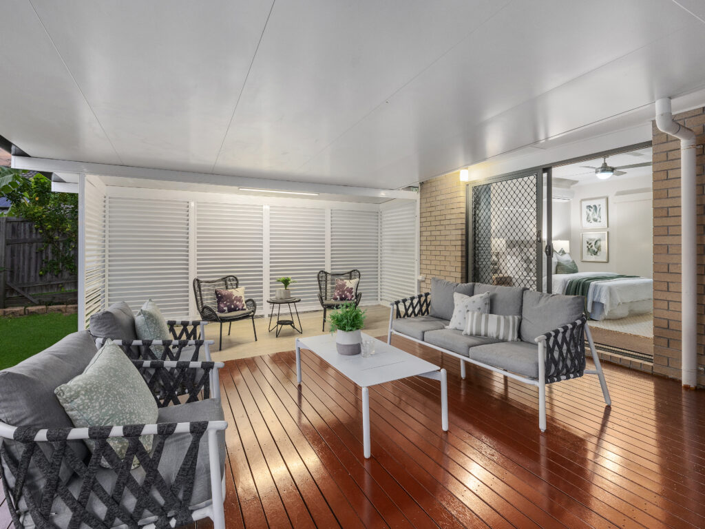 4 Highland Drive, Regents Park, QLD 4118