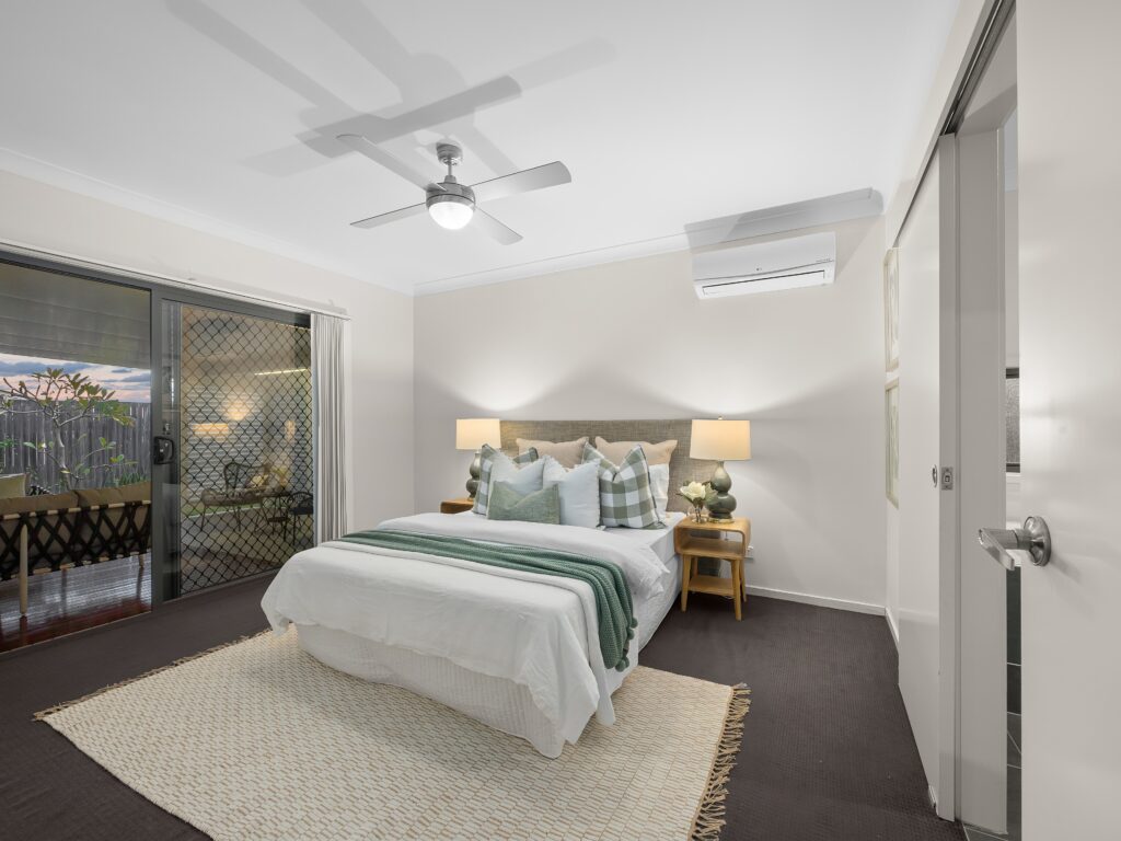 4 Highland Drive, Regents Park, QLD 4118