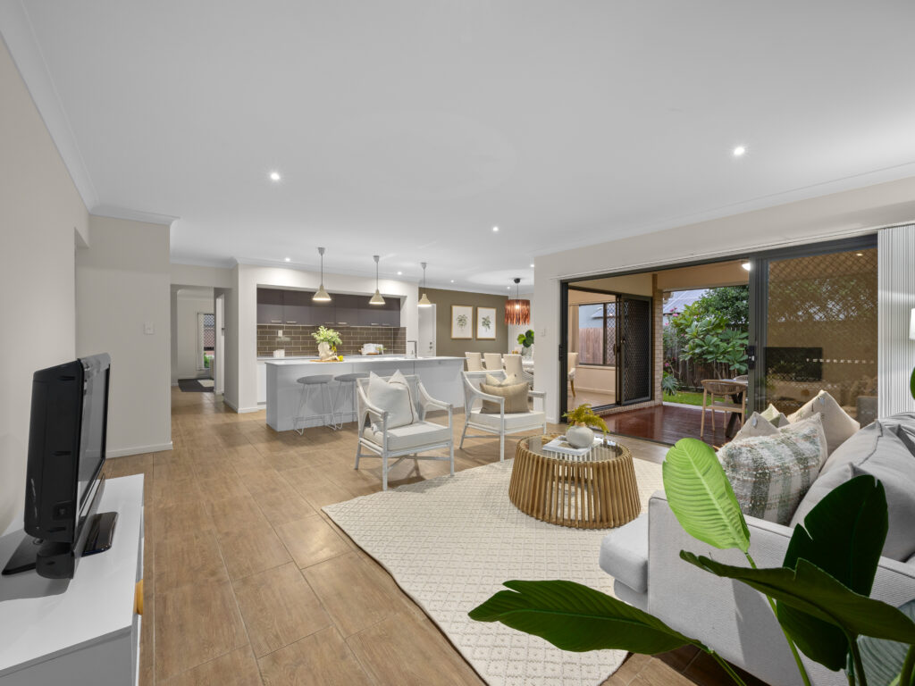 4 Highland Drive, Regents Park, QLD 4118