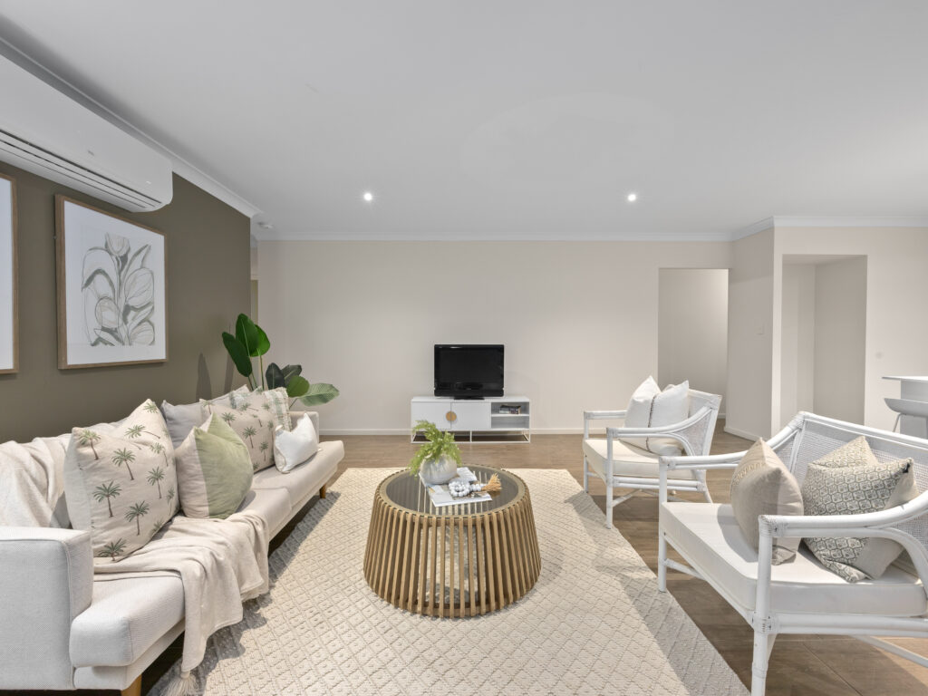 4 Highland Drive, Regents Park, QLD 4118