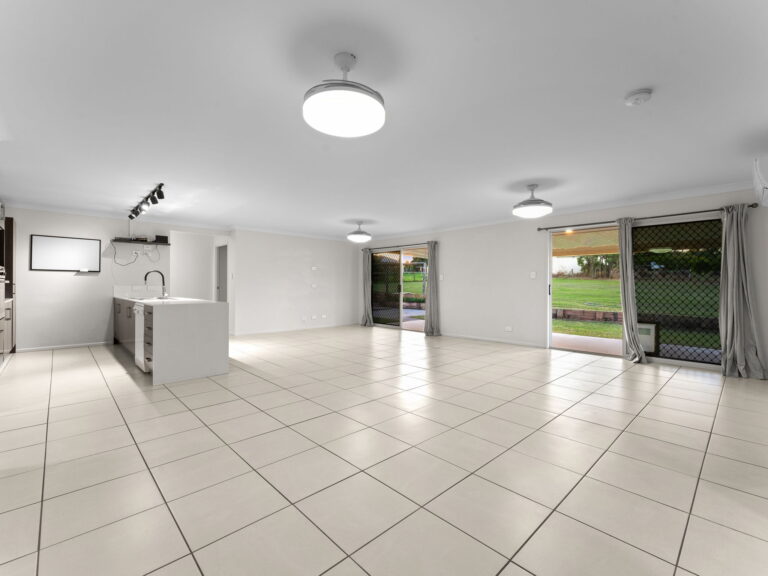 13 Pemberton Place, Hatton Vale, QLD 4341