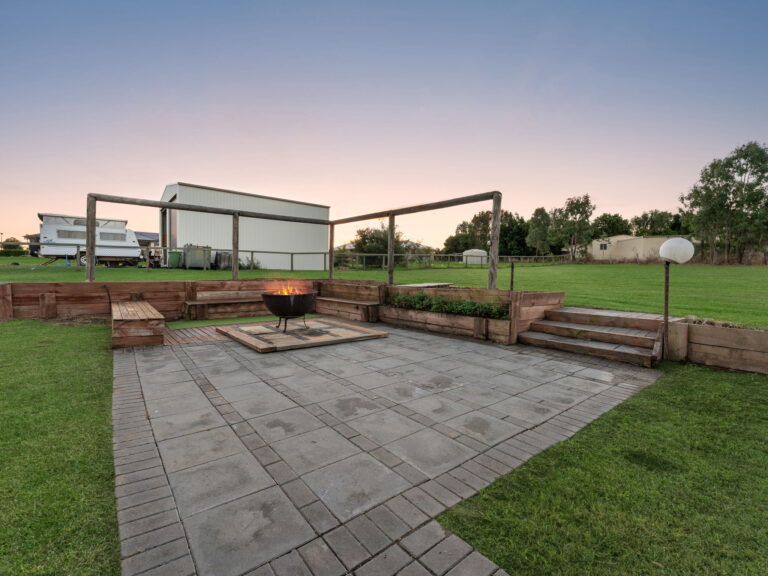 13 Pemberton Place, Hatton Vale, QLD 4341