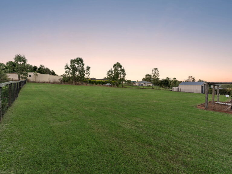 13 Pemberton Place, Hatton Vale, QLD 4341