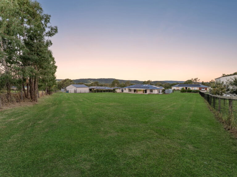 13 Pemberton Place, Hatton Vale, QLD 4341