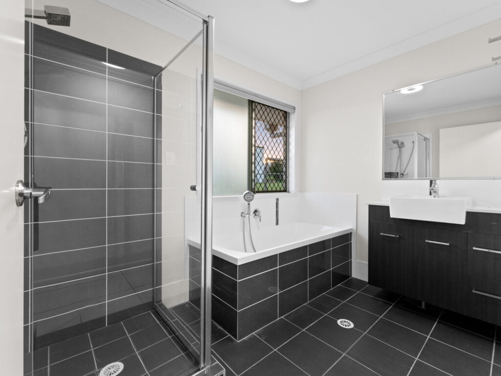 13 Pemberton Place, Hatton Vale, QLD 4341