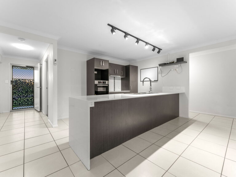 13 Pemberton Place, Hatton Vale, QLD 4341
